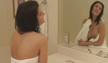 La videos porno en español gratis atractiva morena Rio Haruna rebota en una dura peluda